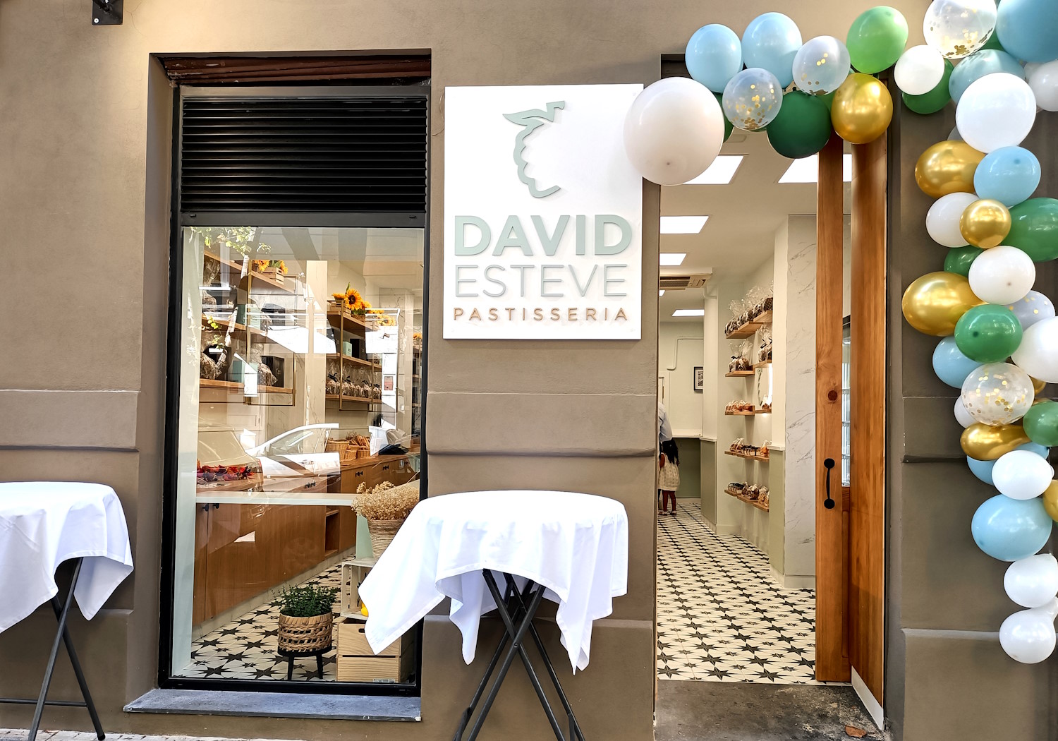 En pleno centro de Valencia David Esteve Pastelería