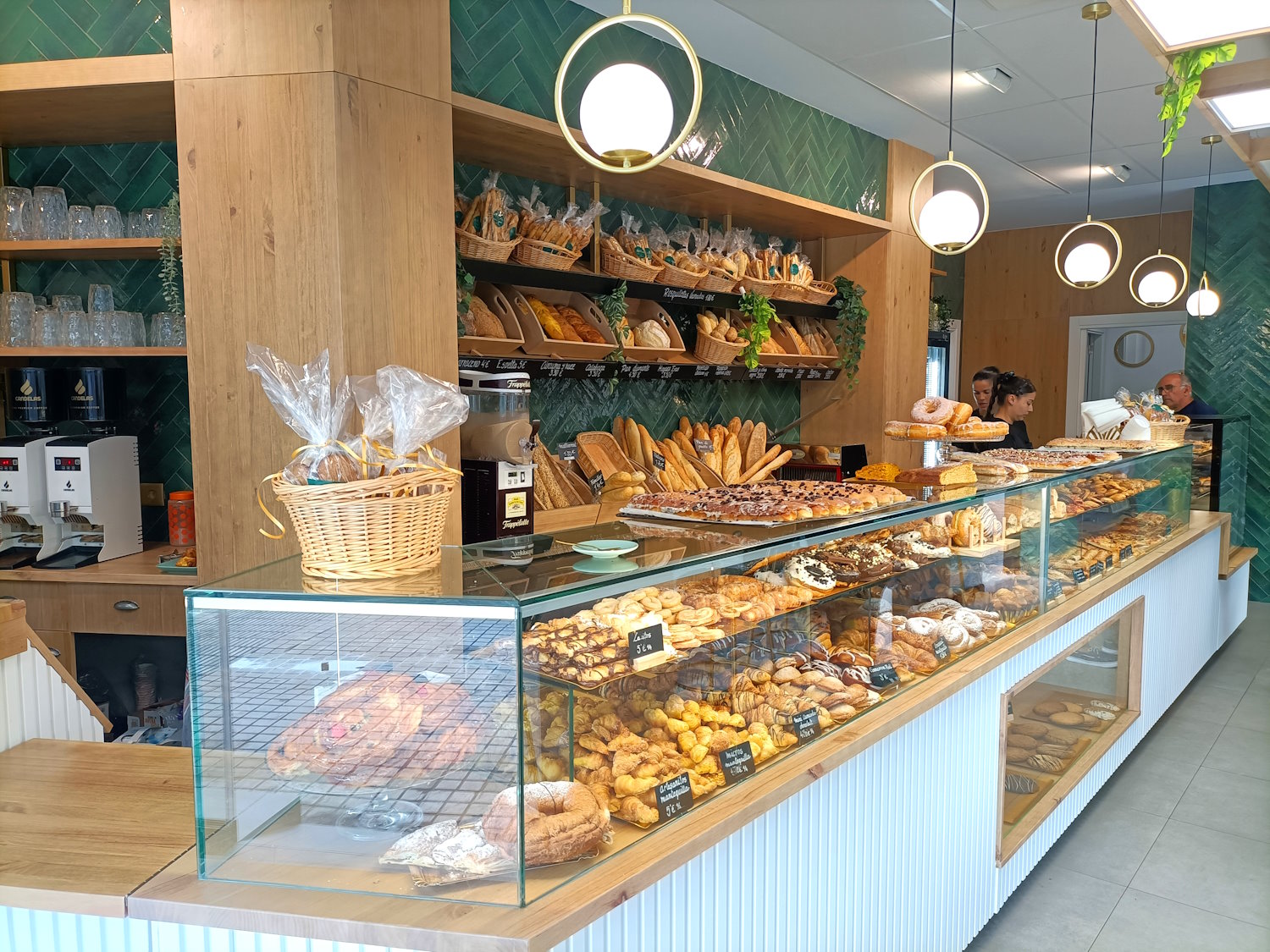Galería Eras. Reforma panadería pastelería terminada, Julio 2023