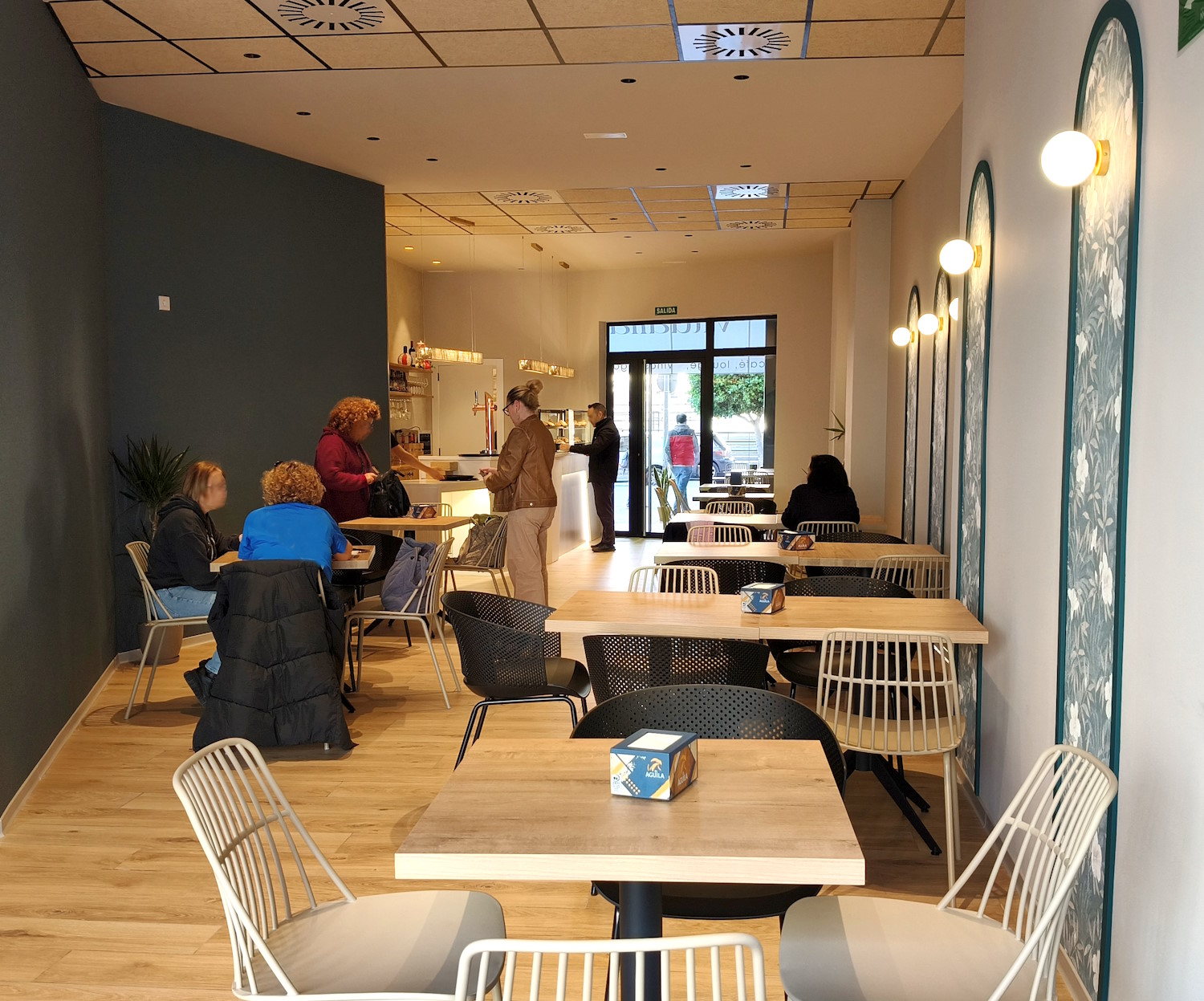 VITUALLA Café, Lounge, Vinos y Gourmet