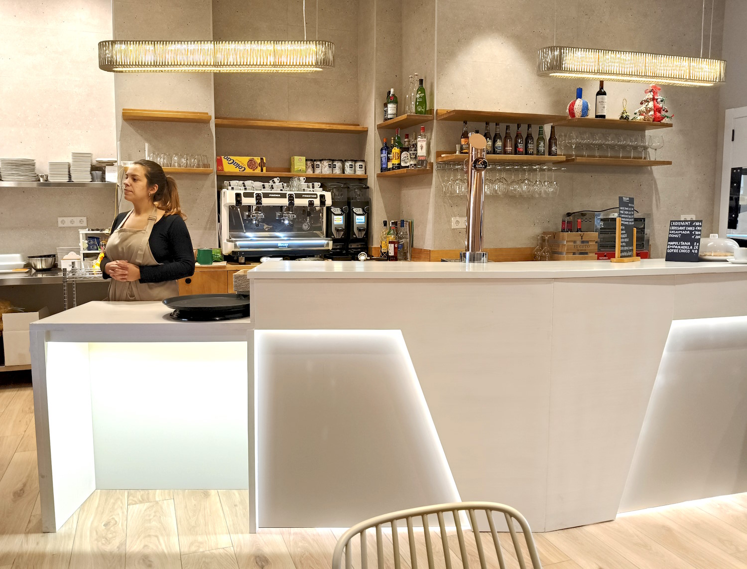 VITUALLA Café, Lounge, Vinos y Gourmet