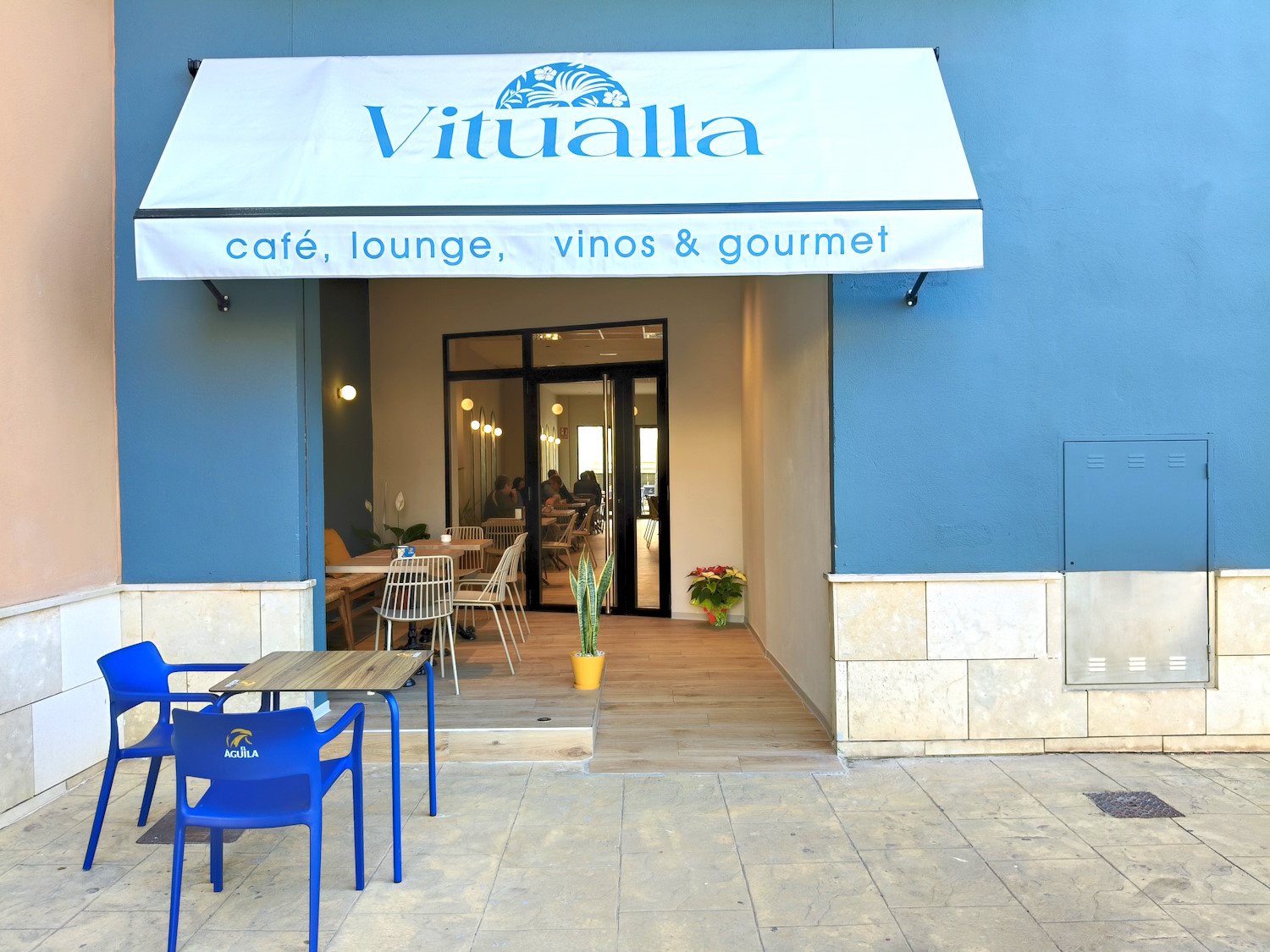 VITUALLA Café, Lounge, Vinos y Gourmet